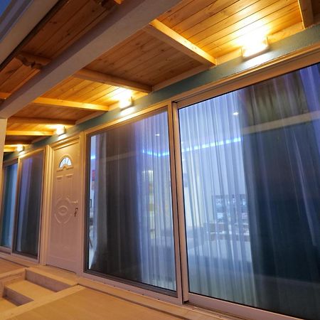 Twins Villa Sarande Bagian luar foto