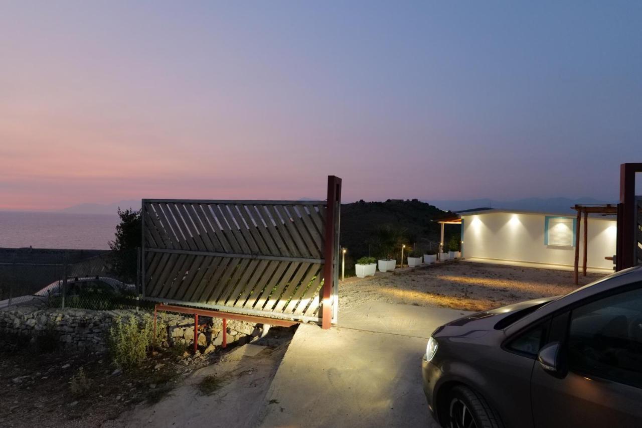Twins Villa Sarande Bagian luar foto