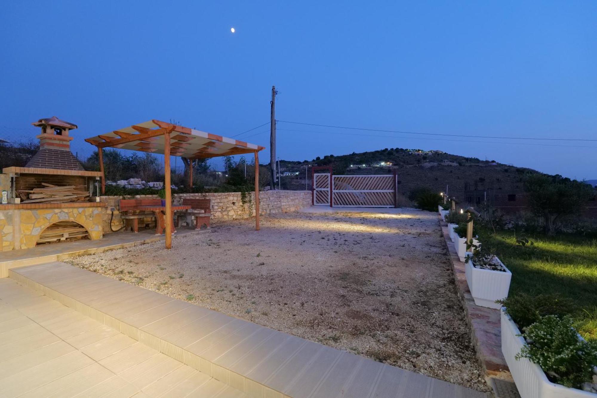 Twins Villa Sarande Bagian luar foto