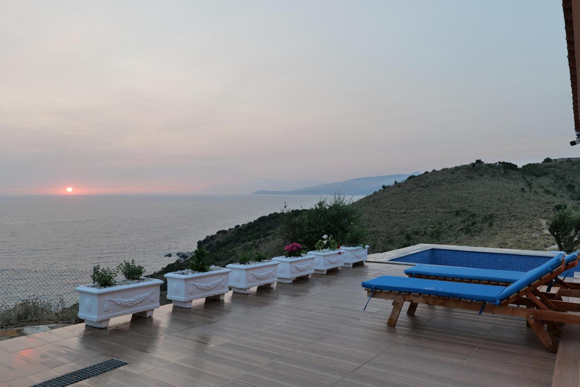 Twins Villa Sarande Bagian luar foto